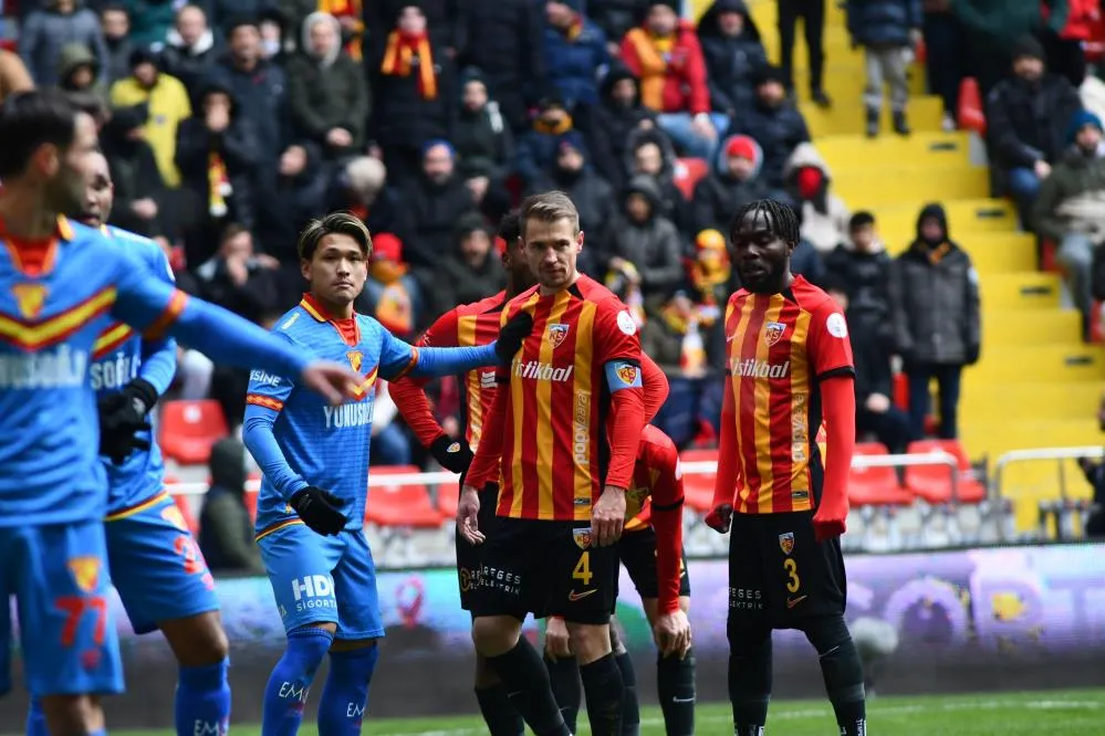 Trendyol Süper Lig: Kayserispor: 1 - Göztepe: 0 (İlk yarı)