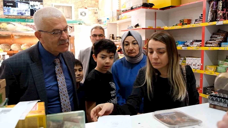 Öğrenciler ’zimem’ geleneğini sürdürdü, 102 bin TL’lik borçları kapattı
