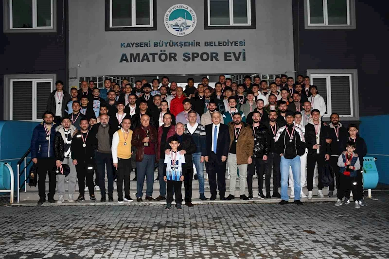 Kayseri 1. Amatör Küme şampiyonları kupasına kavuştu
