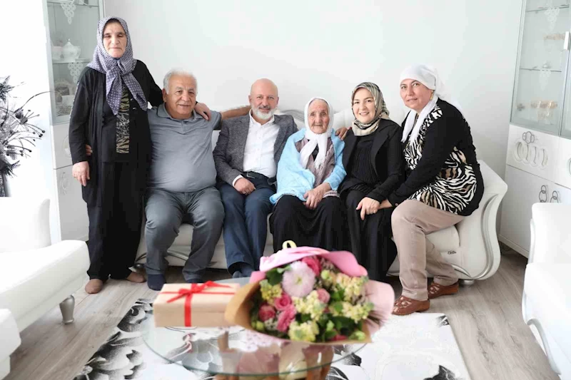 Başkan Çolakbayrakdar’dan 109 yaşındaki Şemşi Nine’ye Anneler Günü sürprizi
