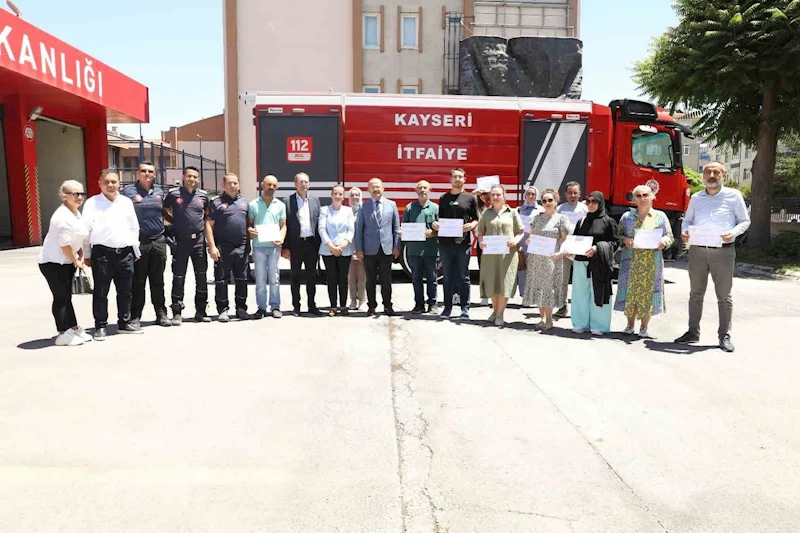 Büyükşehirin ‘Afet’ odaklı kurslarında katılım belgeleri sahiplerini buldu
