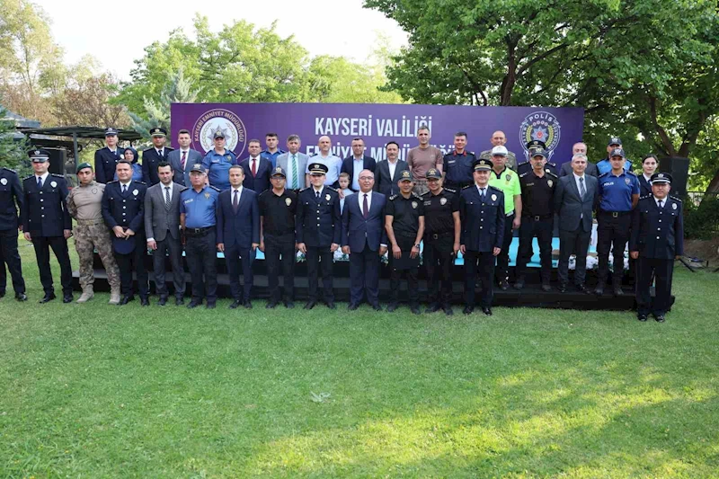 Vali Çicek, Rütbe Terfi ve Ödül Töreni’ne katıldı
