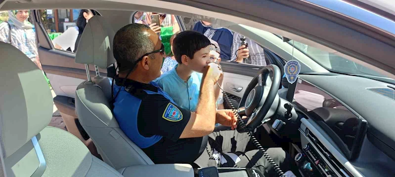 Büyükşehir Engelsiz Çocukevi’nin özel konukları, Atlı Polis Grup Amirliği’ne konuk oldu
