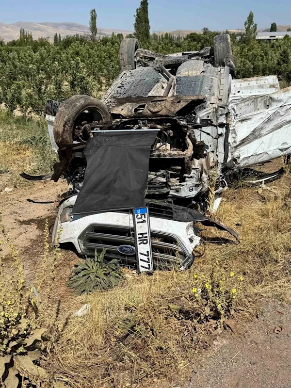 Otomobiller çarpıştı: 1 ölü 7 yaralı
