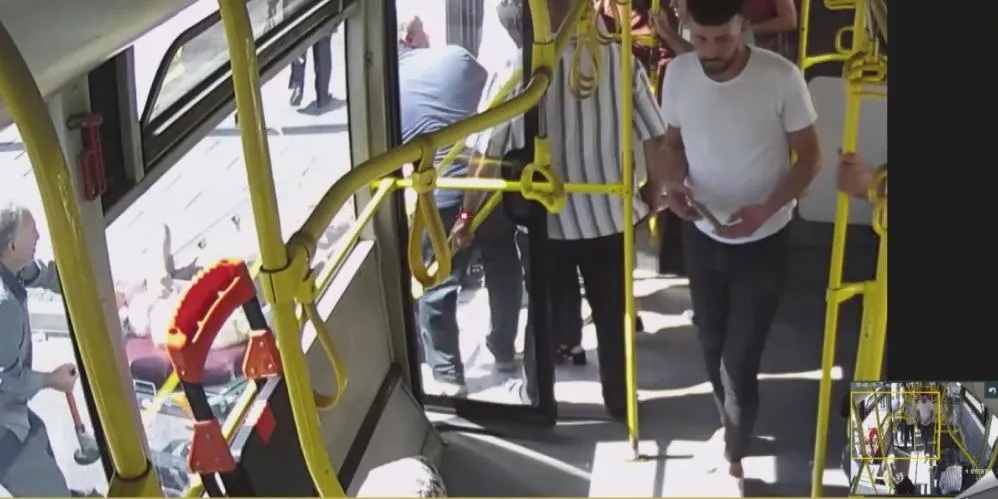 Kayseri’de otobüs şoförü fenalaşan yolcuyu hastaneye yetiştirdi: O anlar kamerada