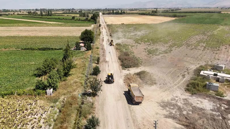 Büyükşehir’den Yeşilhisar’a 10 milyon TL’lik asfalt
